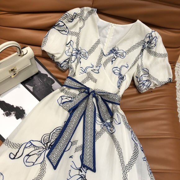 Beautiful summer dress - Picture 2 of 5